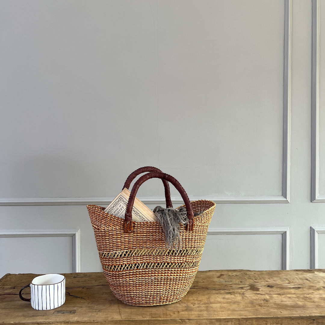 Small woven shopping basket Valentine 