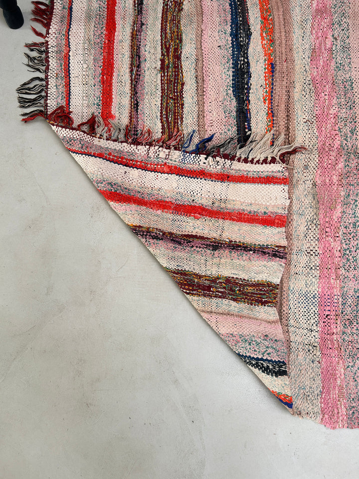 Vintage Moroccan Handmade woven rug | 180 X 123 