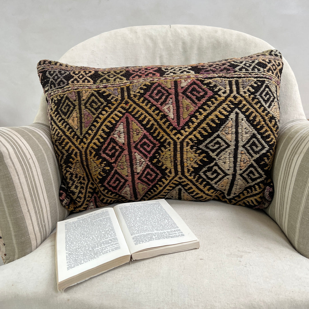 Vintage cotton and hemp geometric cushion | Leyla