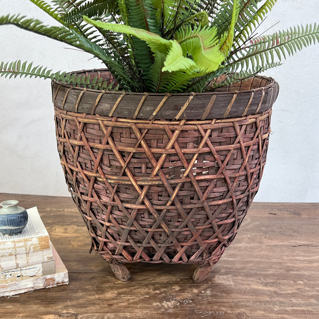 Vintage handwoven open baket | Flores a 