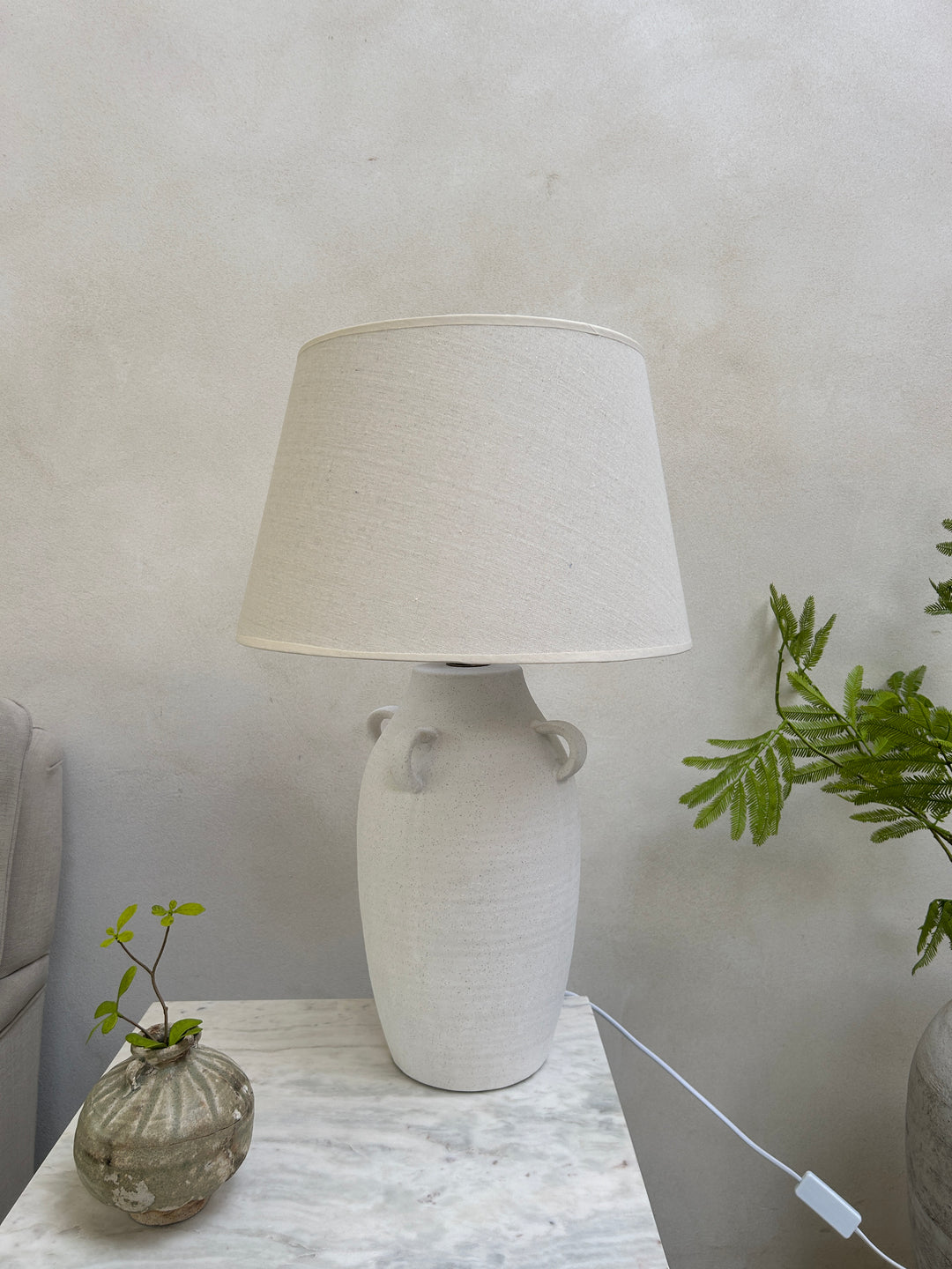 White porcelain table lamp