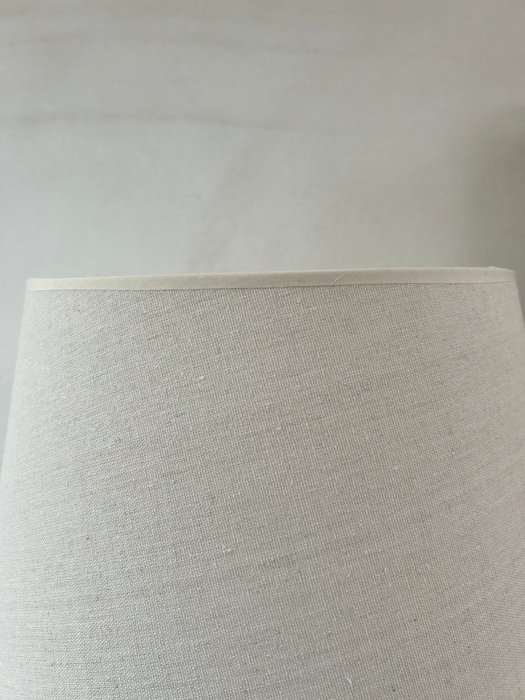 White porcelain table lamp