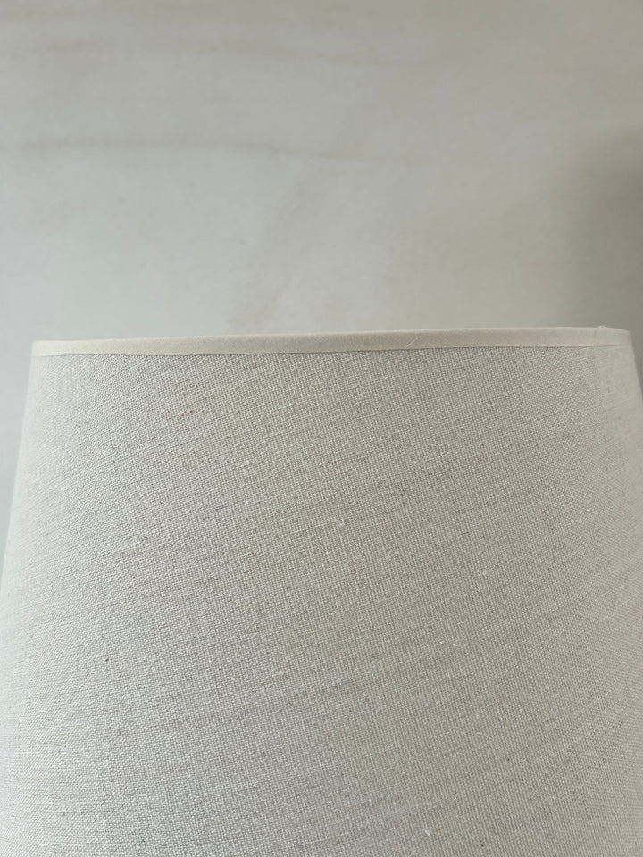 White porcelain table lamp