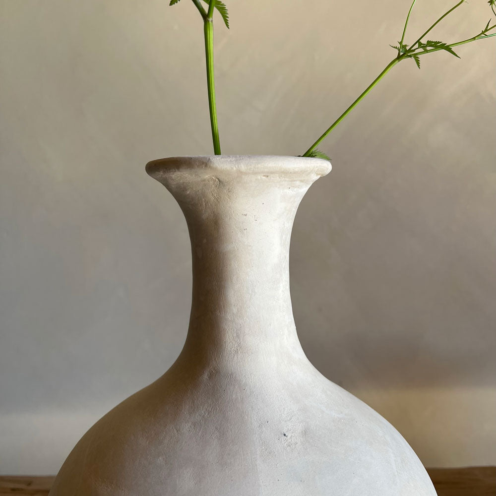 Stoneware neutral vase | A