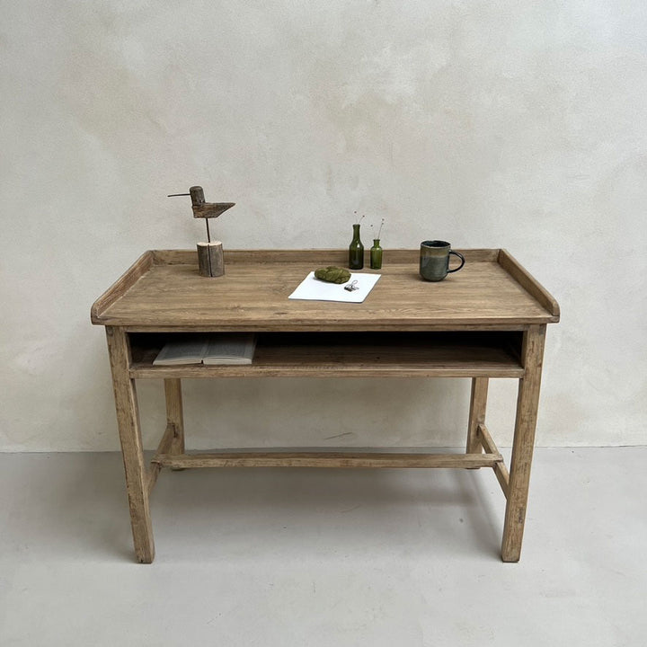Rustic reclaimed wood desk | Bartholamew