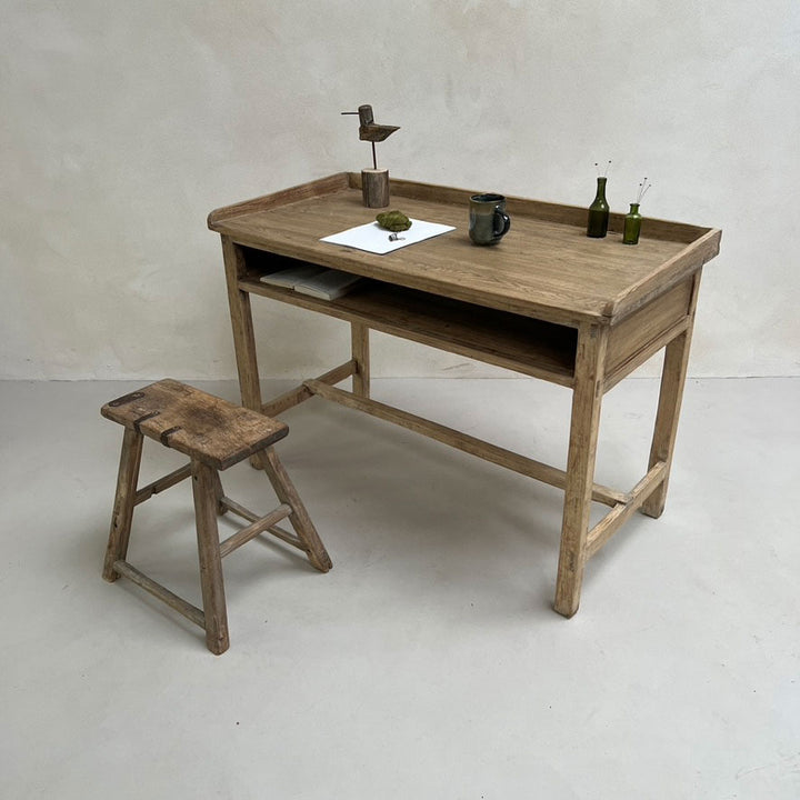 Rustic reclaimed wood desk | Bartholamew