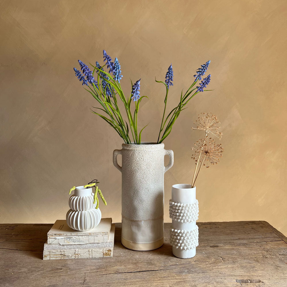 White stoneware bud vase | Gilda
