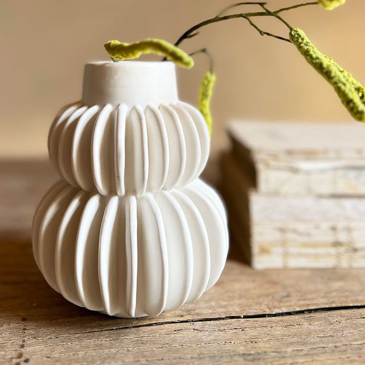 White stoneware bud vase | Gilda