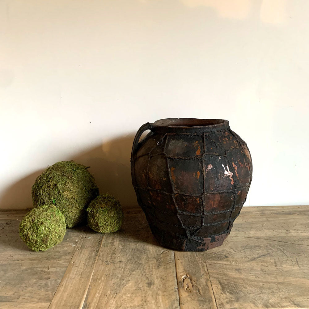 Antique Spanish Pot with wire | Grace