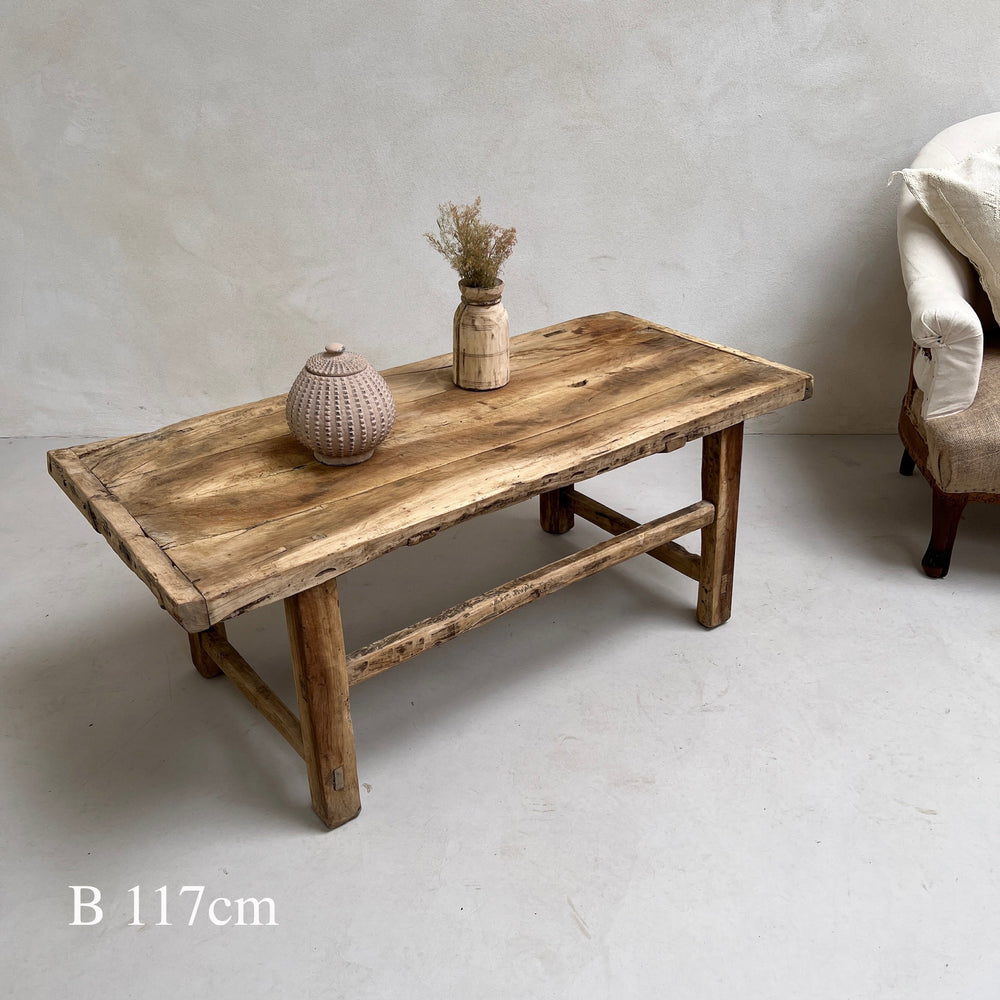 large Antique coffee table B117