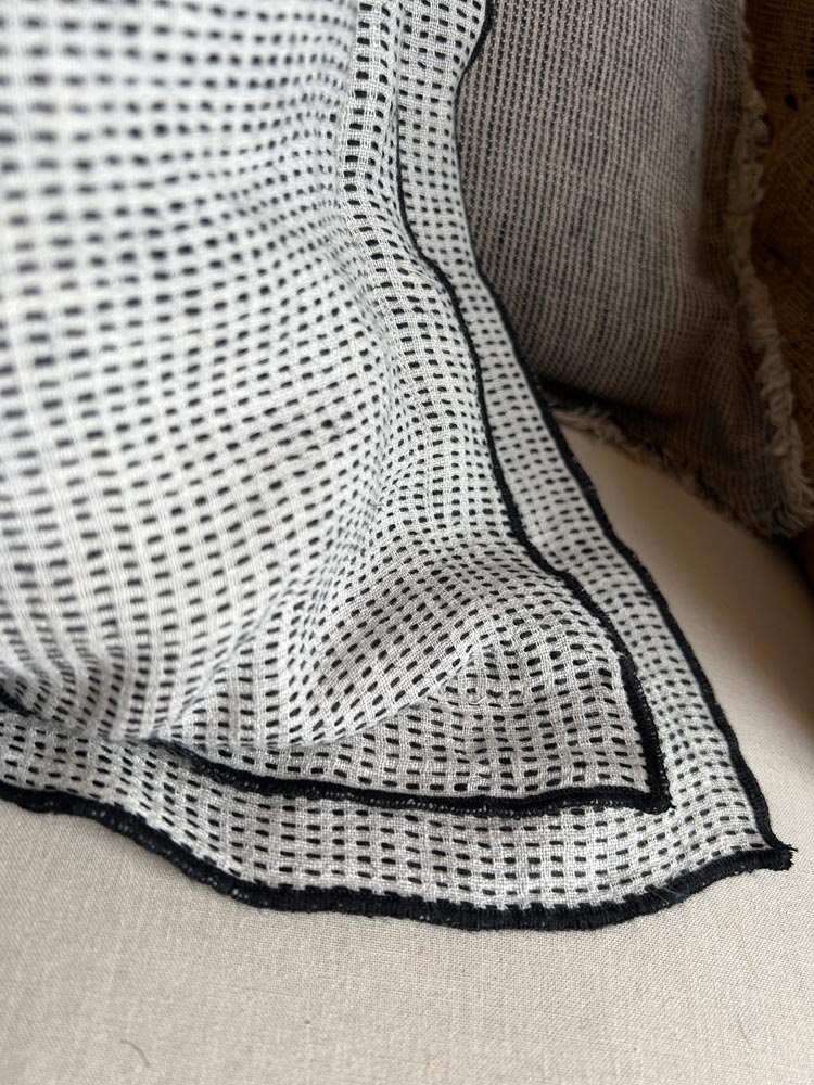 Neutral linen cushion | Salina