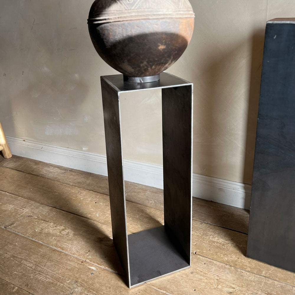 Steel Urn Pillar | Medium