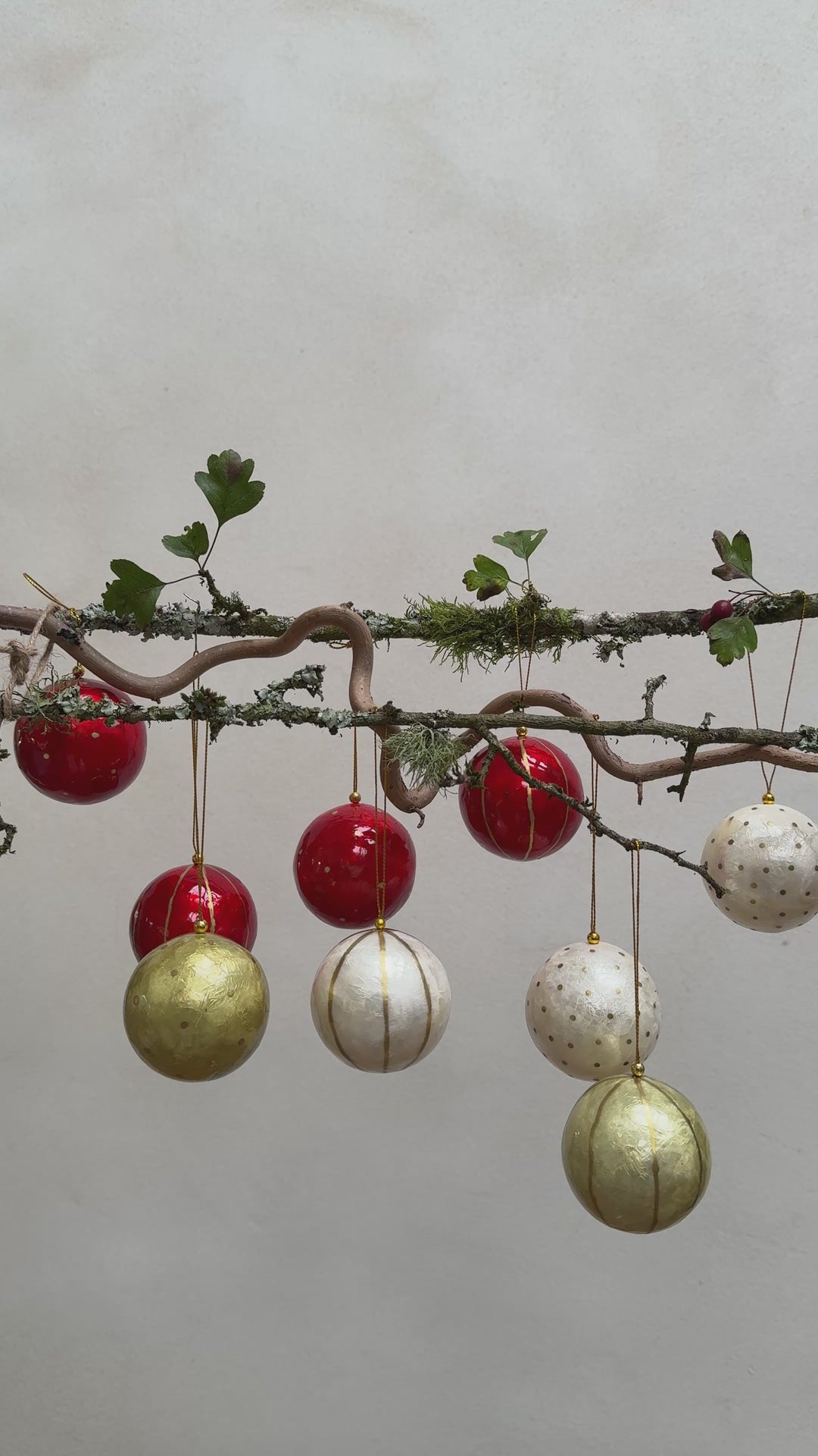 Traditional Lustrous Christmas Decoration | Gold