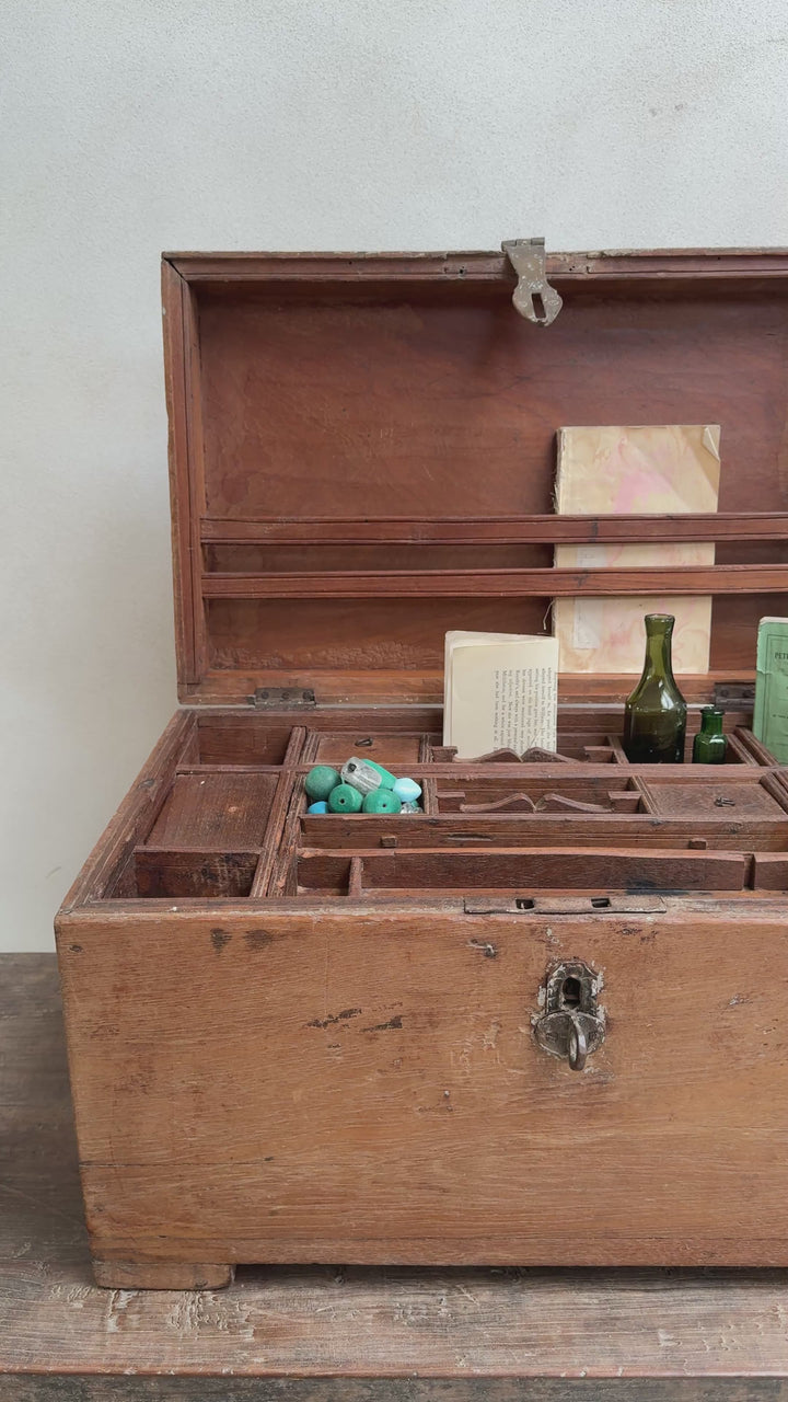 Antique watchmaker&