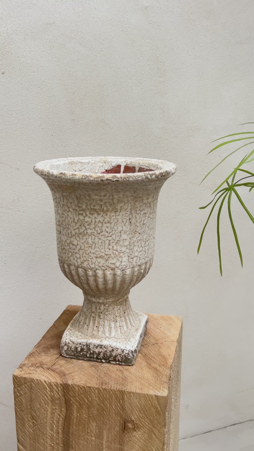 Amelia Crackle Glaze Urn