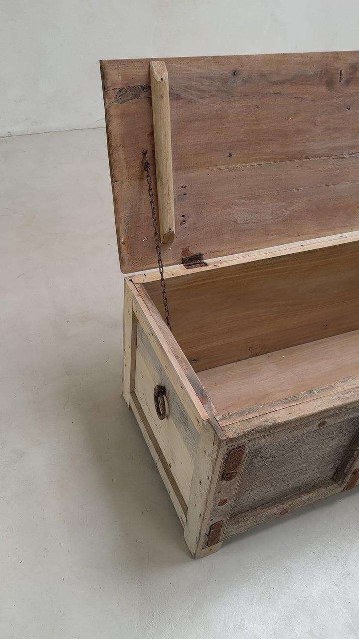 Recycled Vintage Blanket box | Ripley