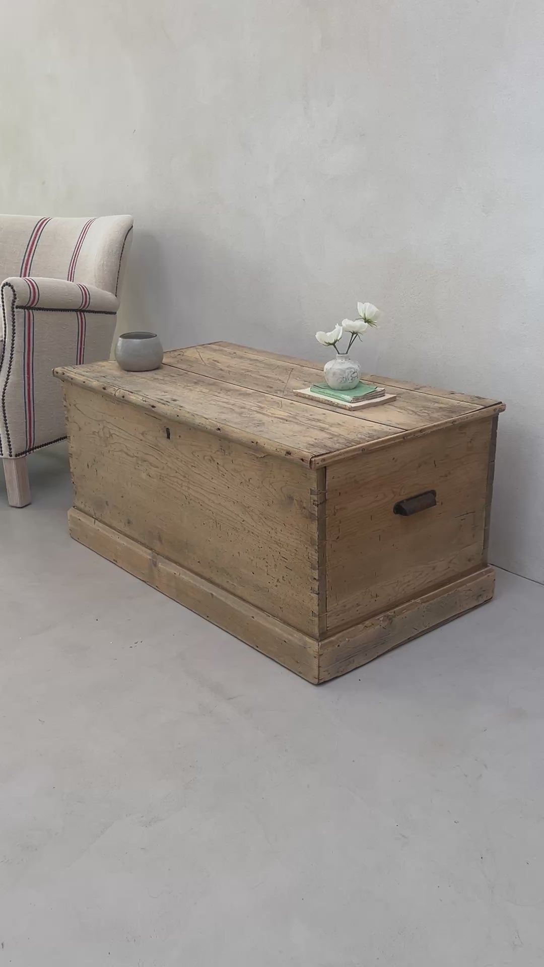 Vintage blanket box | Lawrence
