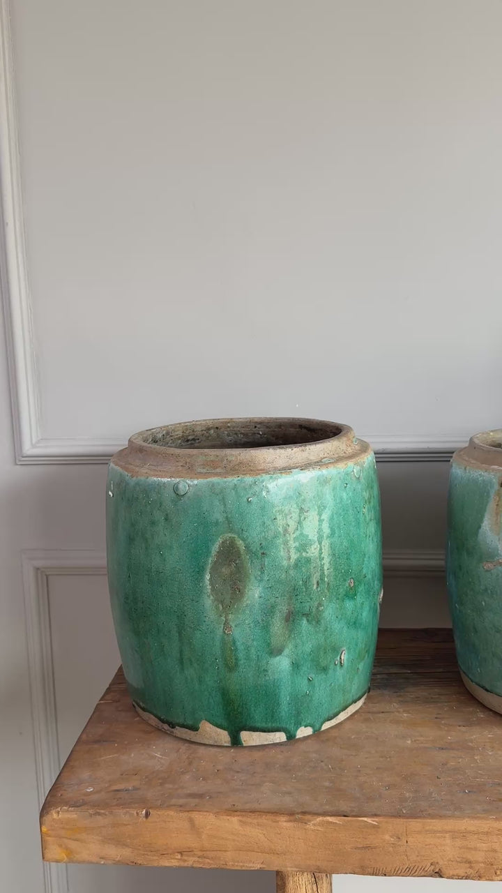 Antique jade coloured rice pot Large