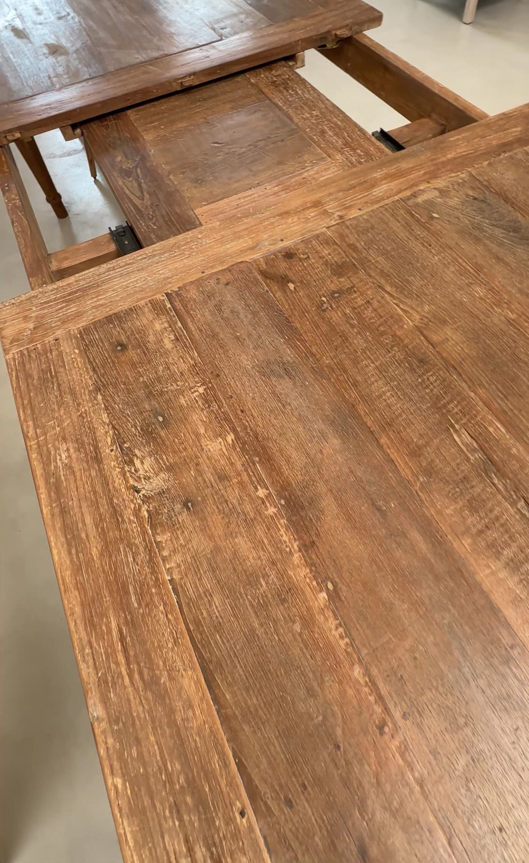 Extending Teak Dining Table Extension Mechanism Detail