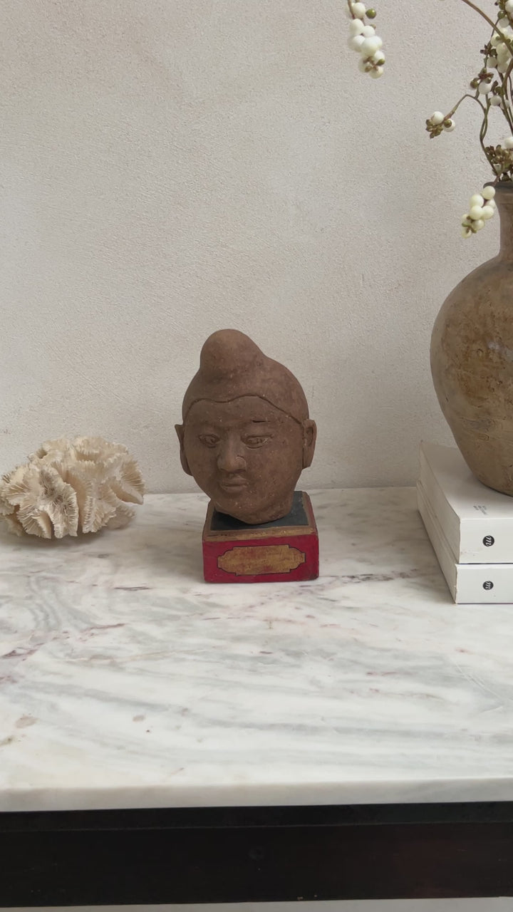 Antique terracotta bust of man | Suarti