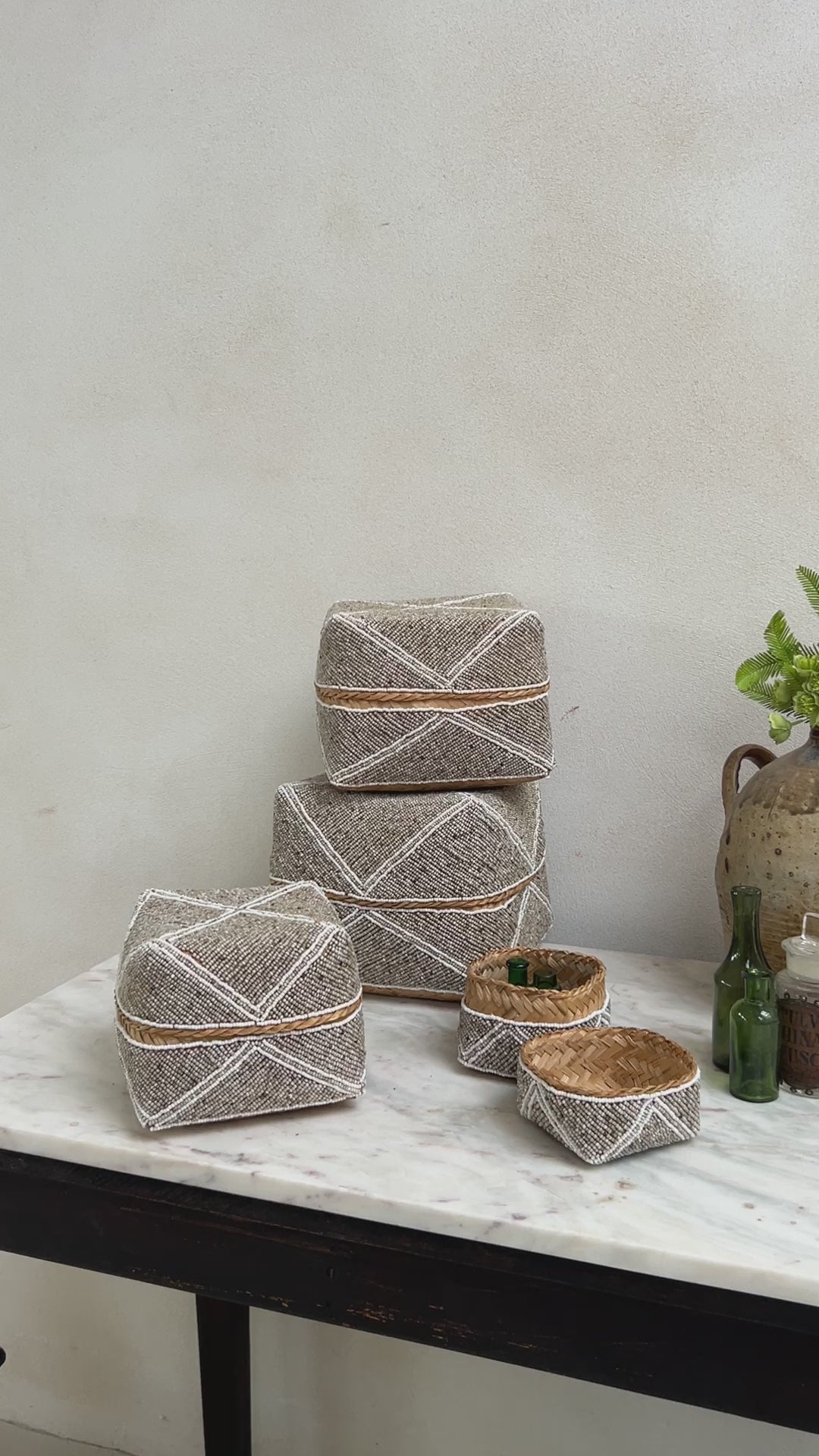 Handwoven beaded storage box | Laili