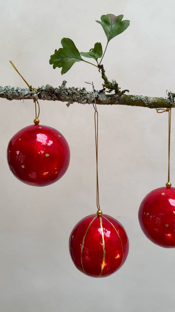 Traditional Lustrous Christmas Decoration | Red