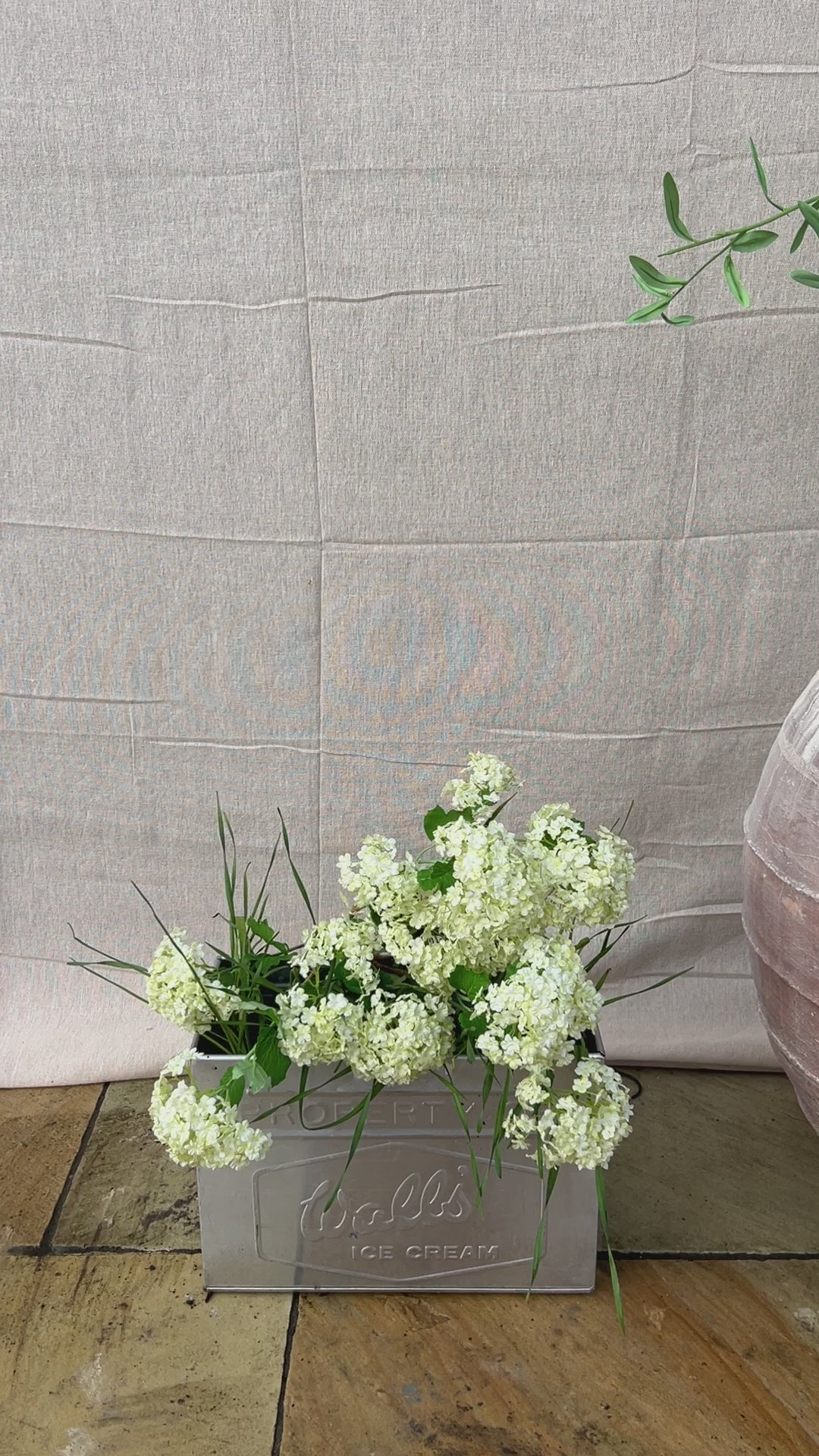 Vintage walls ice cream metal planter