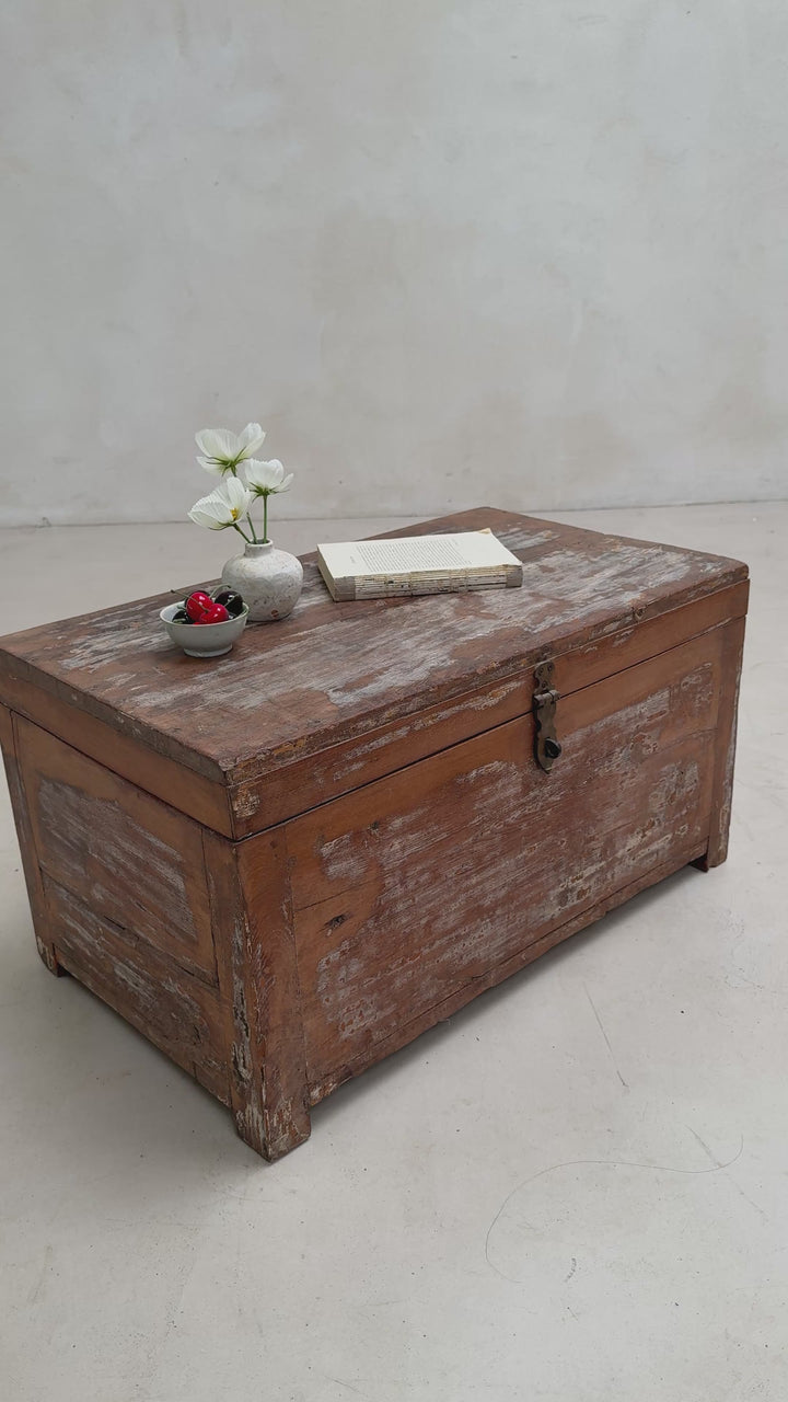 Antique distressed Blanket Box | Horsham