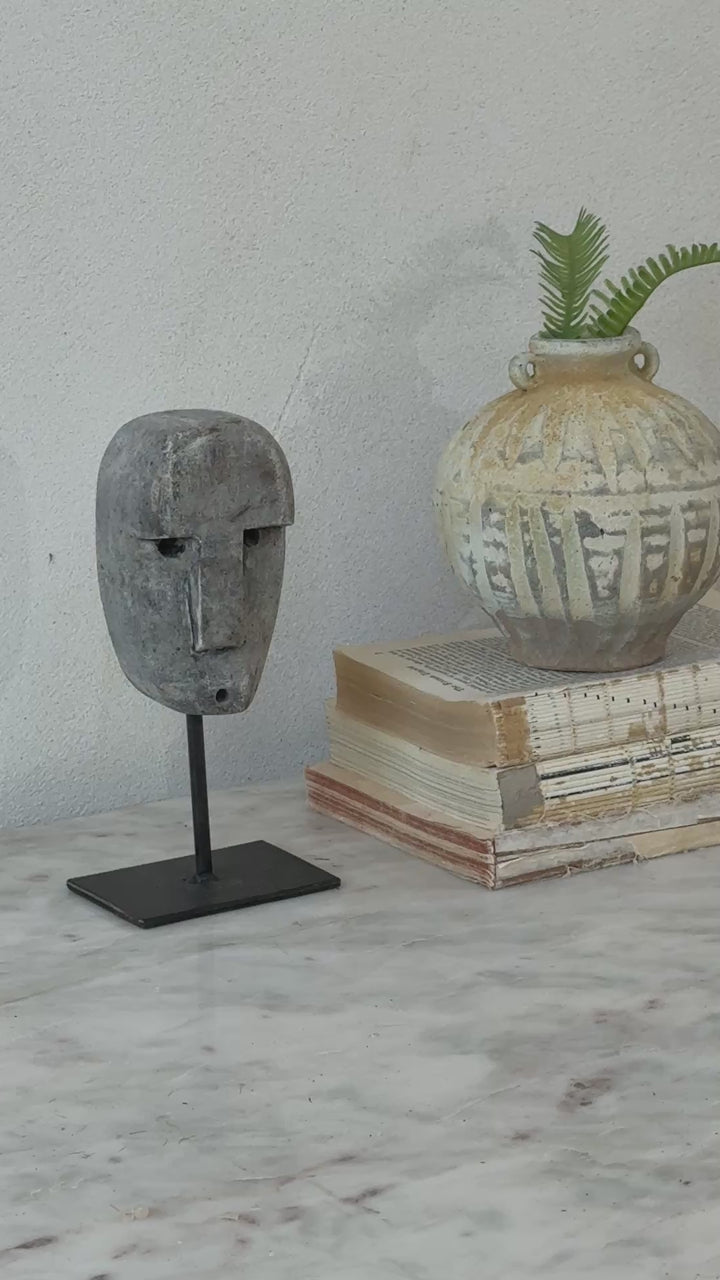 Stone Sumba statue on stand |Sula