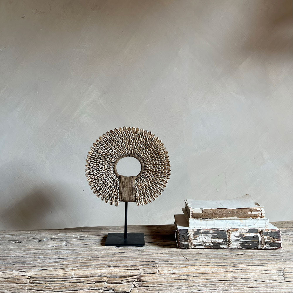 Beaded shell circle on stand S – Home Barn