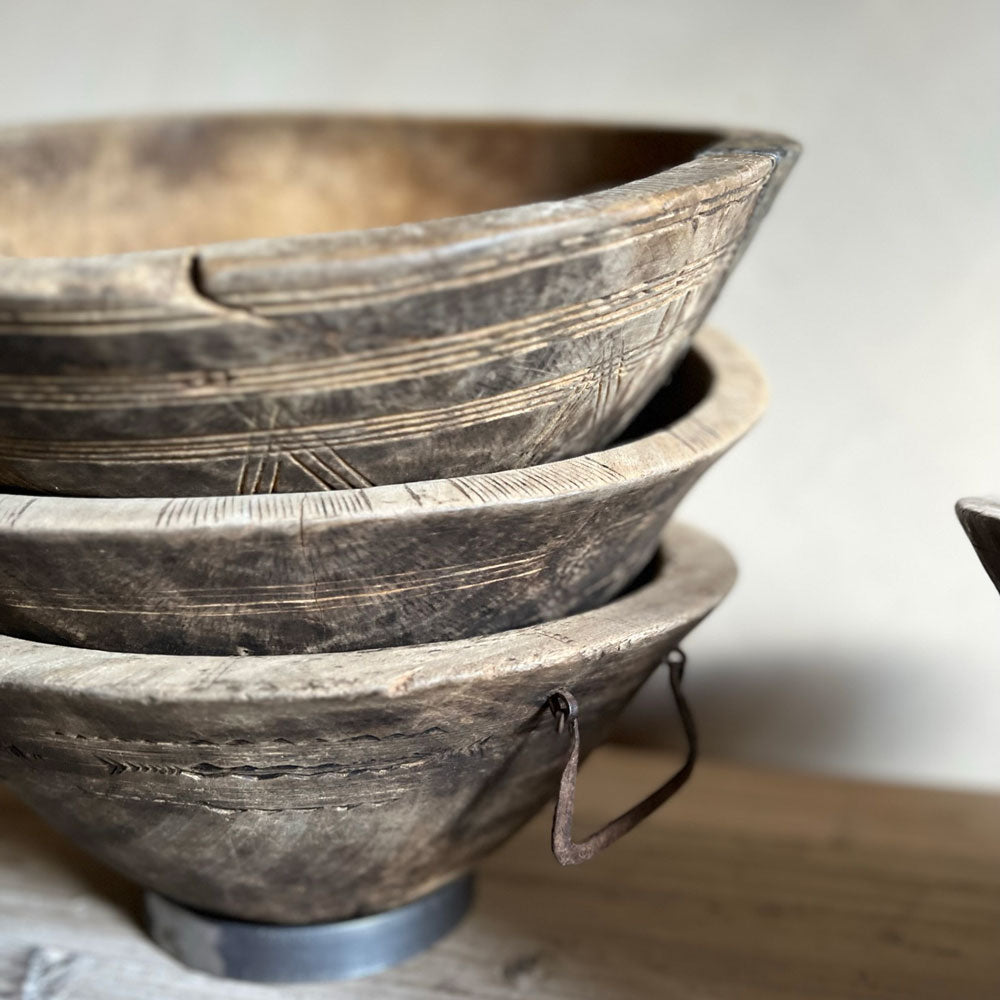Antique African bowl on stand | Tianya