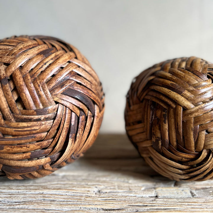 Woven willow sphere
